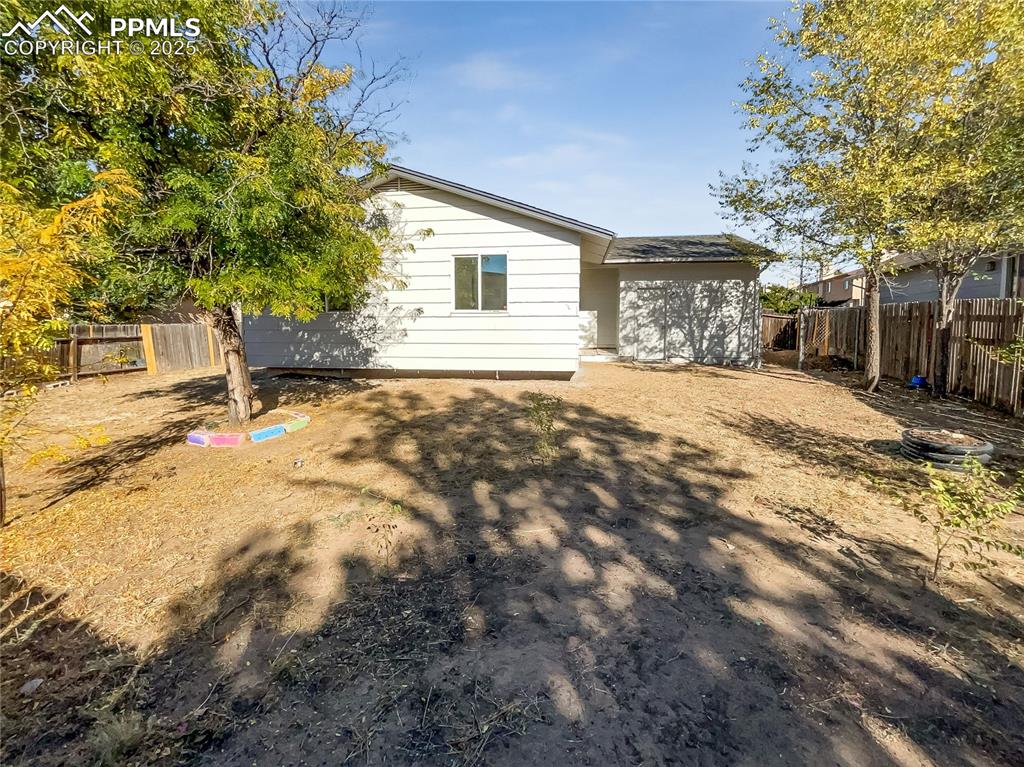 Image 20 of 22: Back of Structure