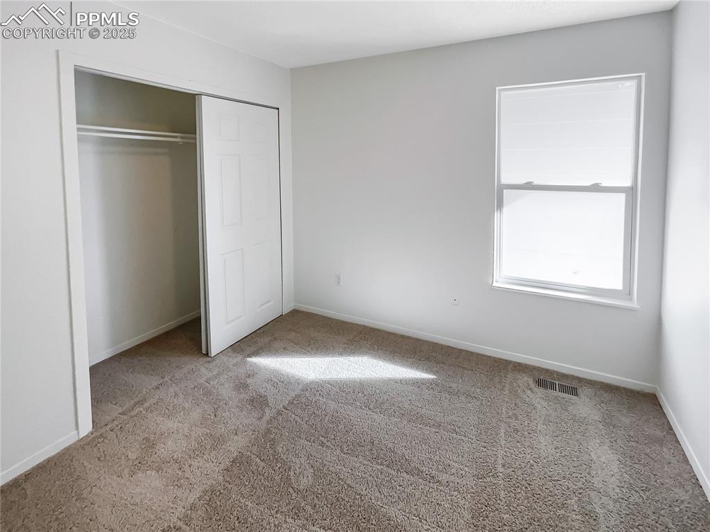 Image 5 of 22: Bedroom