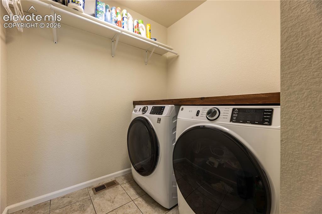 Image 26 of 31: Laundry