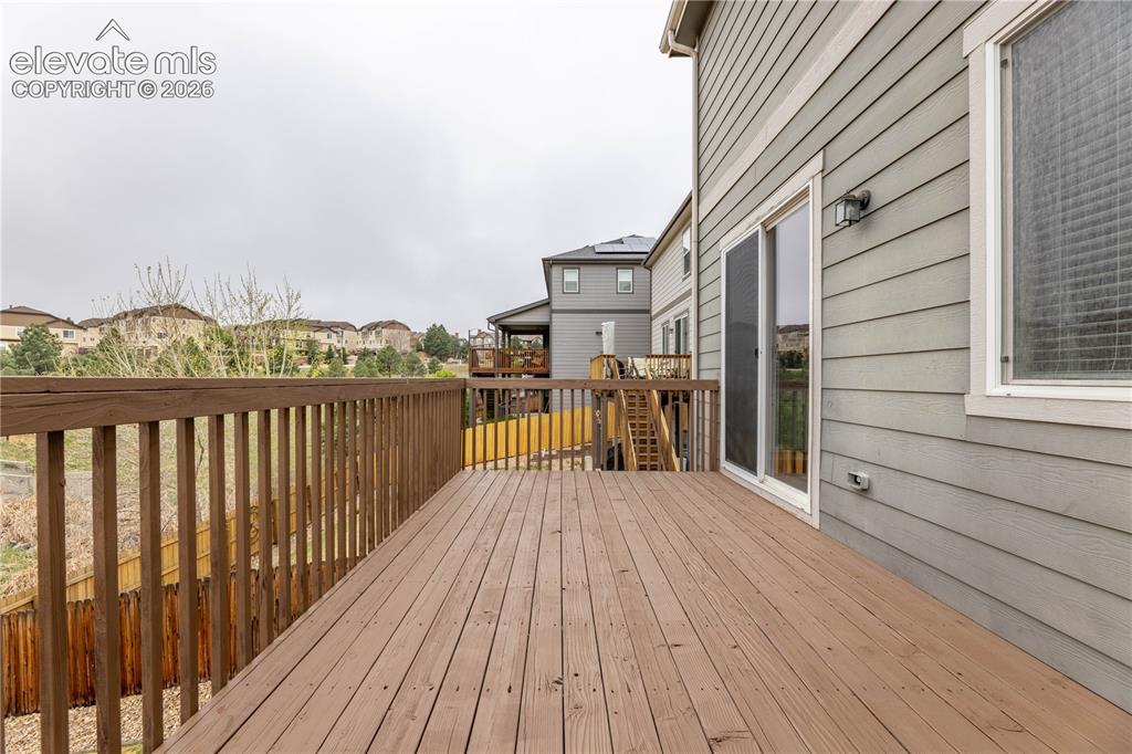 Image 28 of 31: Deck