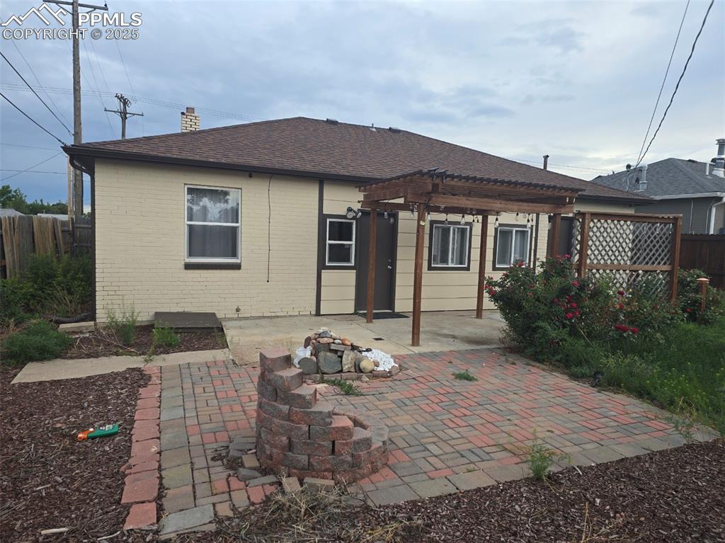 Image 9 of 10: Back of Structure