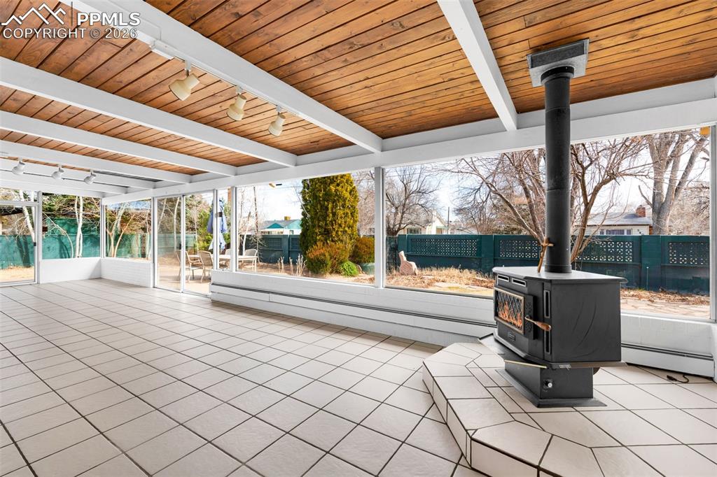 Image 17 of 44: Sun Room