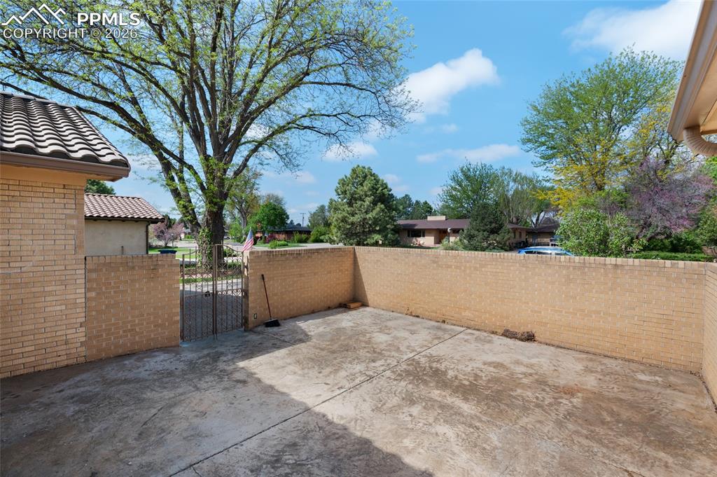 Image 42 of 44: Patio