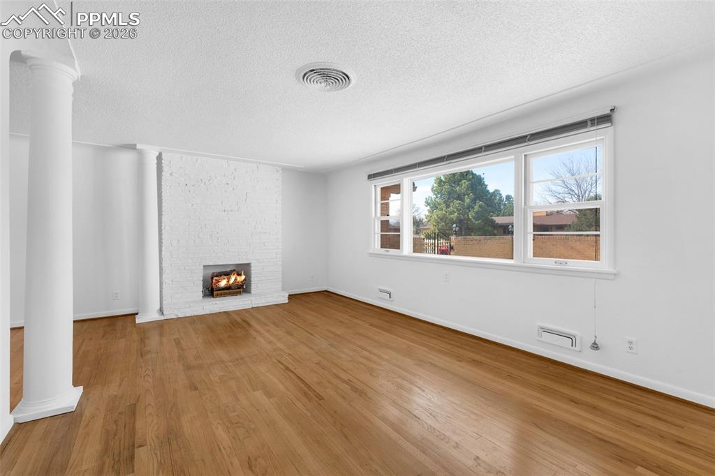 Image 9 of 44: Living Room