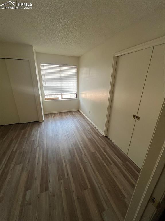 Image 10 of 20: Bedroom