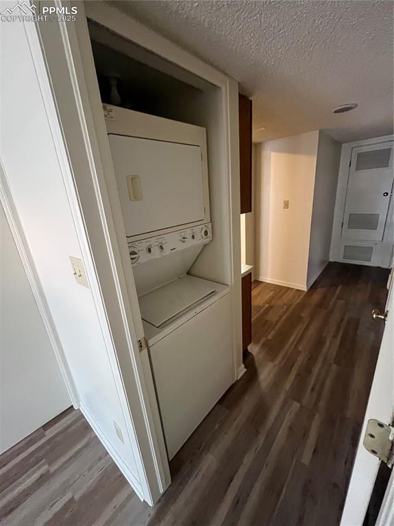 Image 11 of 20: Laundry