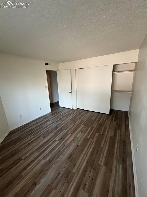 Image 12 of 20: Bedroom
