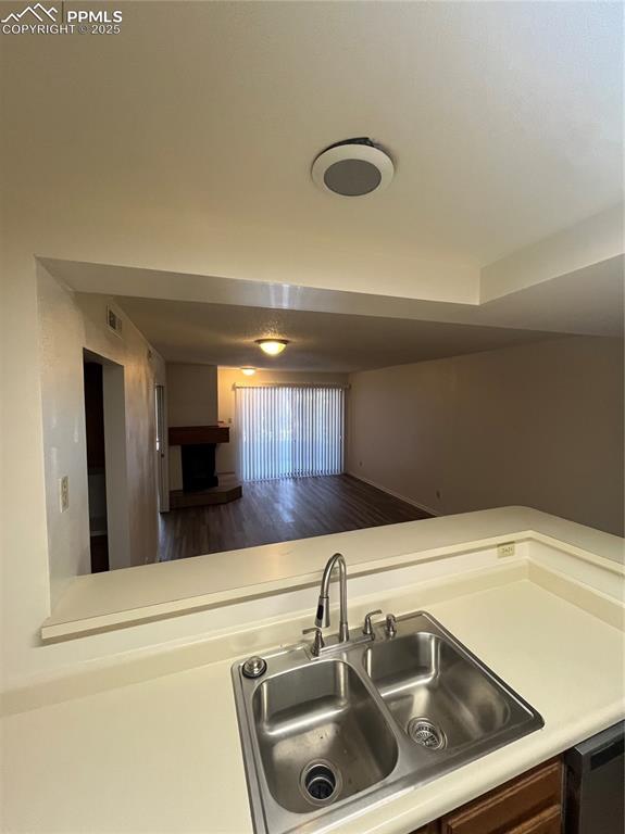 Image 8 of 20: Kitchen