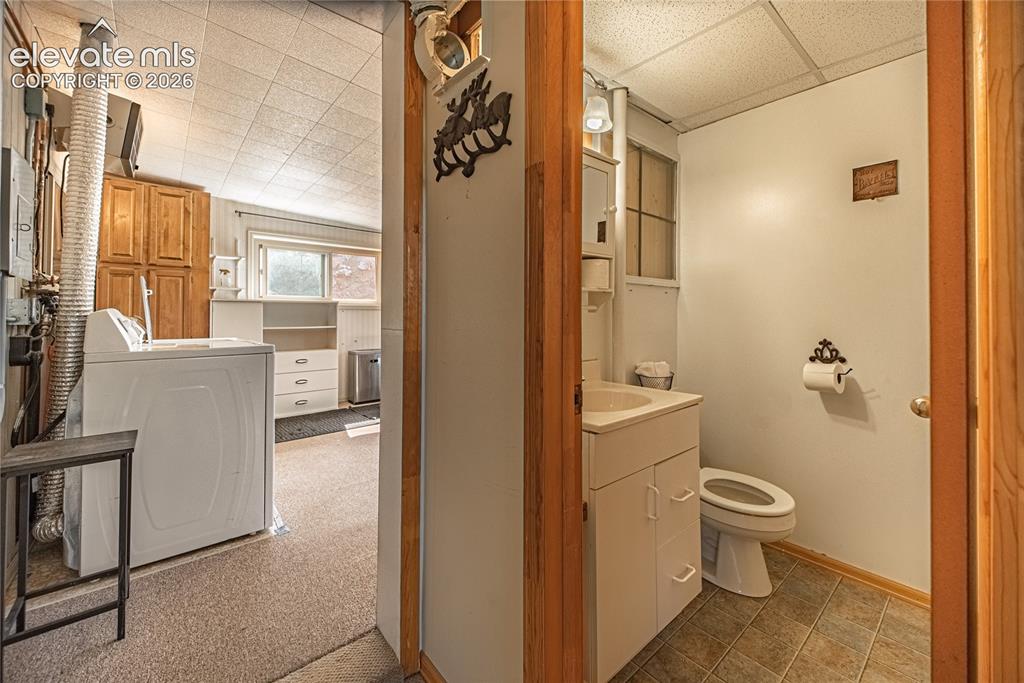 Image 11 of 46: Bathroom