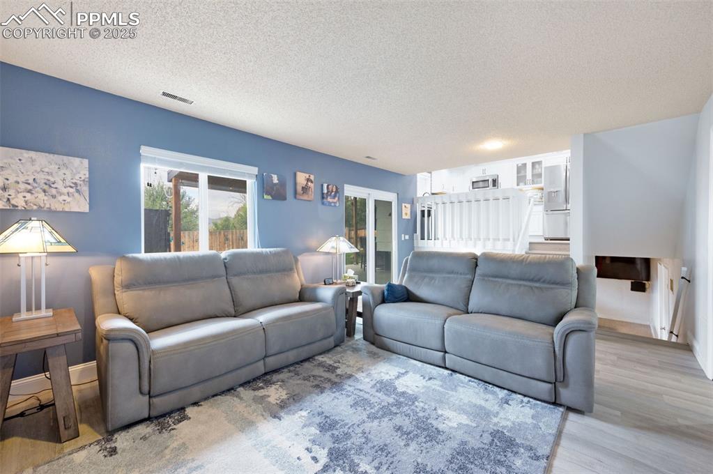 Image 17 of 50: Living Room