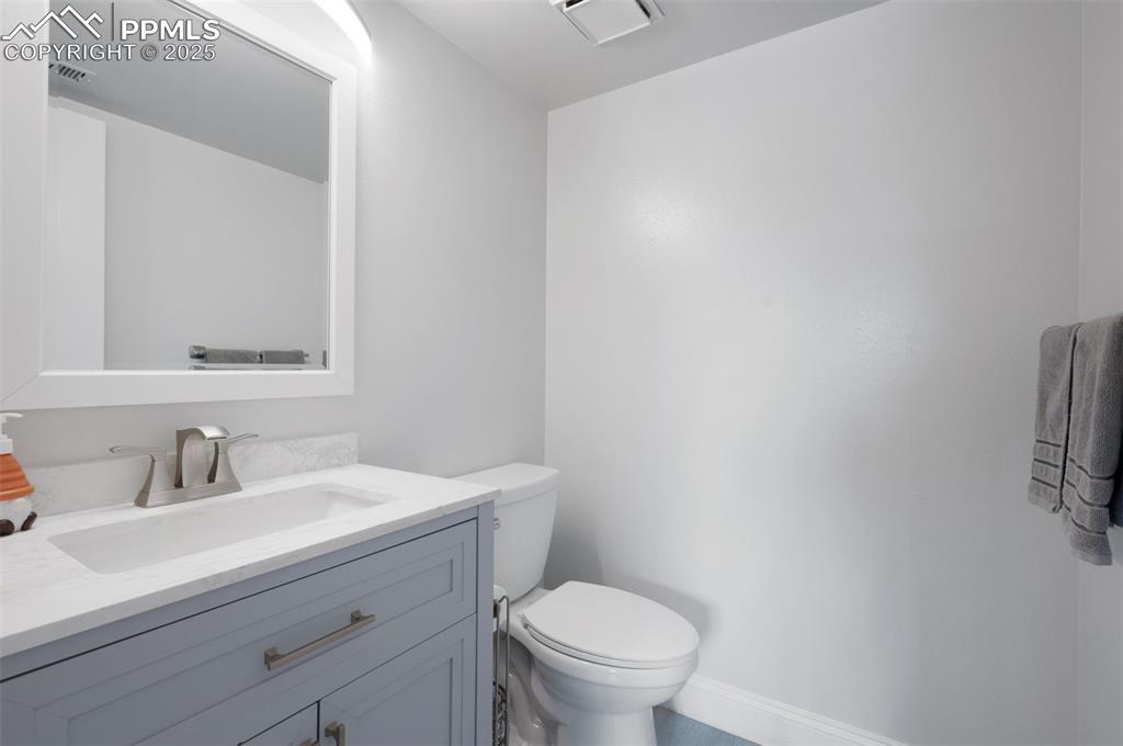 Image 18 of 50: Bathroom