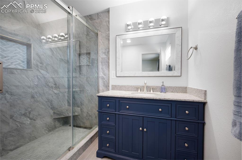 Image 24 of 50: Bathroom