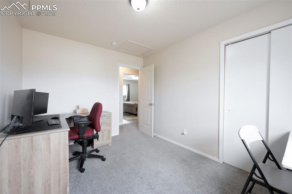 Image 31 of 50: Office