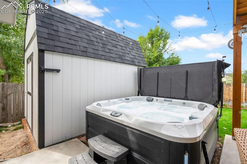 Image 37 of 50: Patio