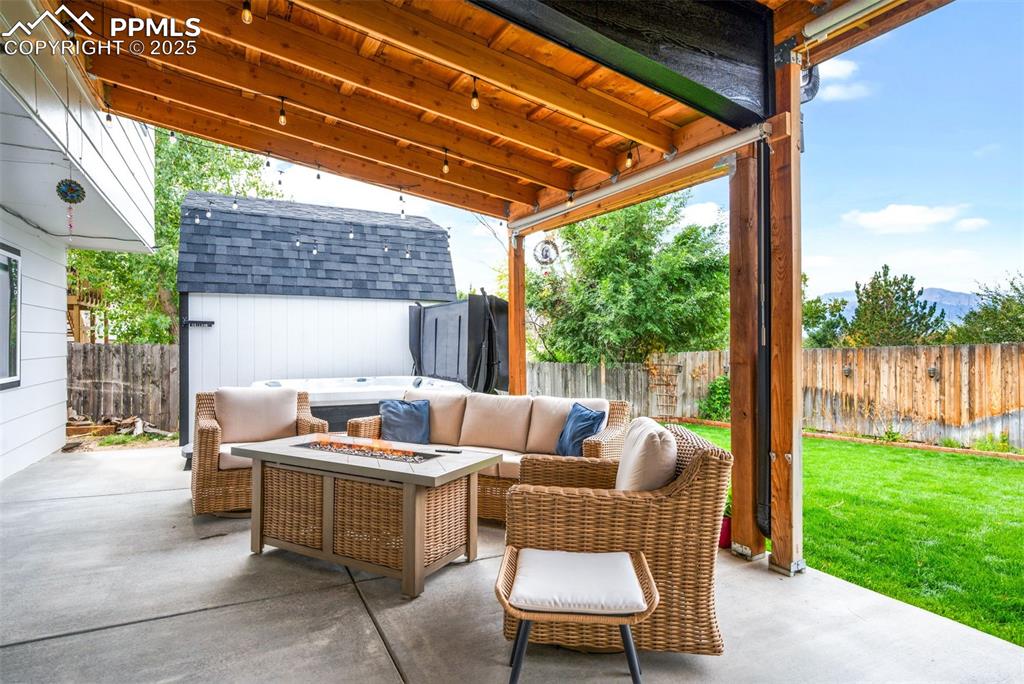 Image 39 of 50: Patio