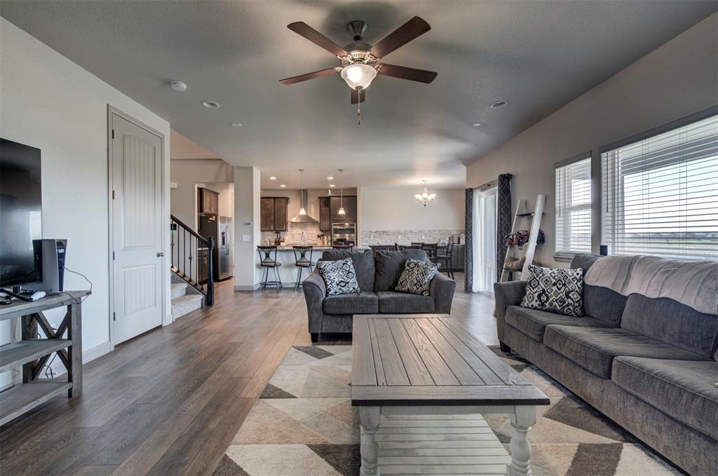 Image 14 of 48: Living Room