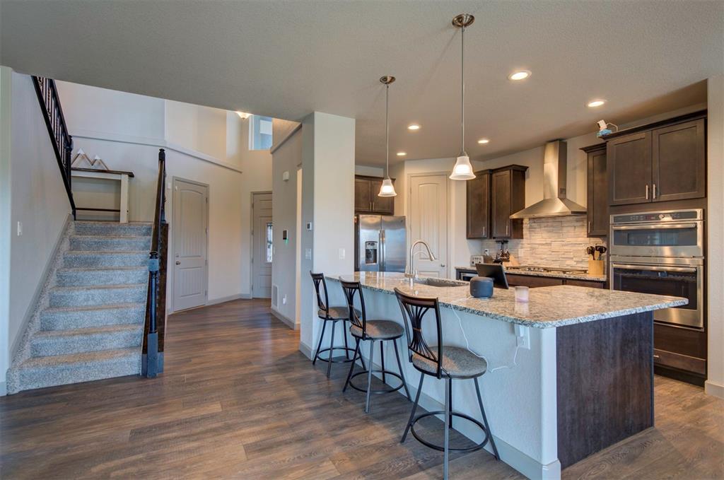 Image 15 of 48: Kitchen