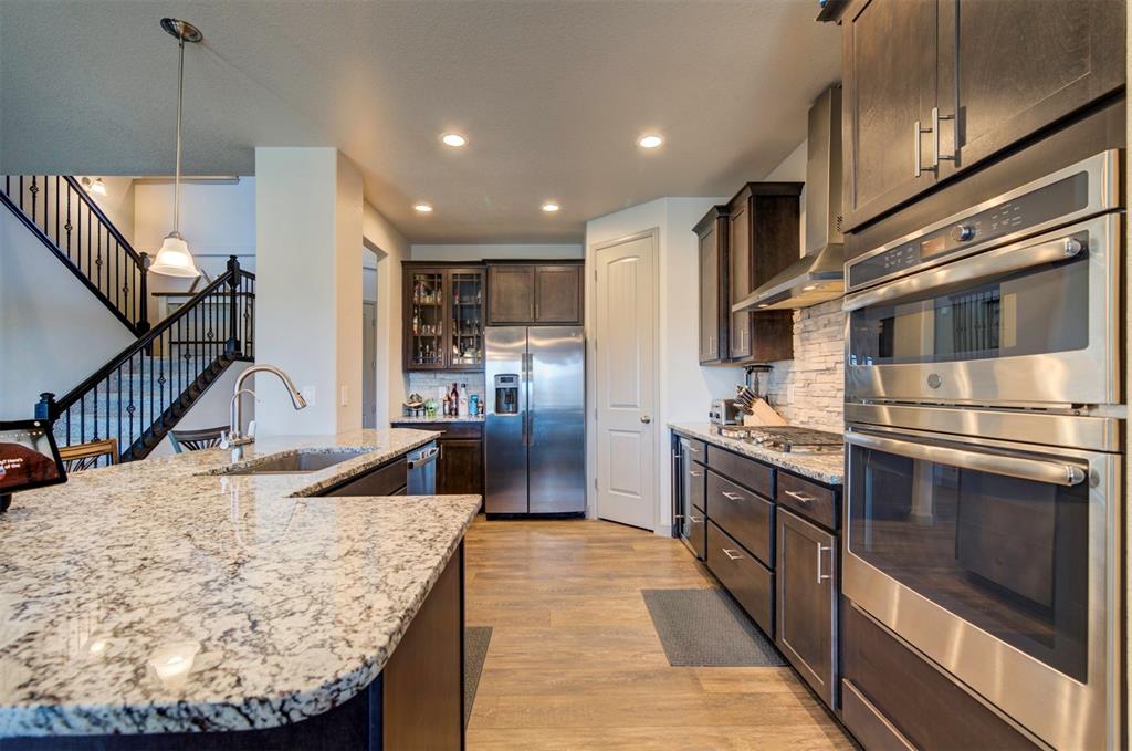 Image 16 of 48: Kitchen