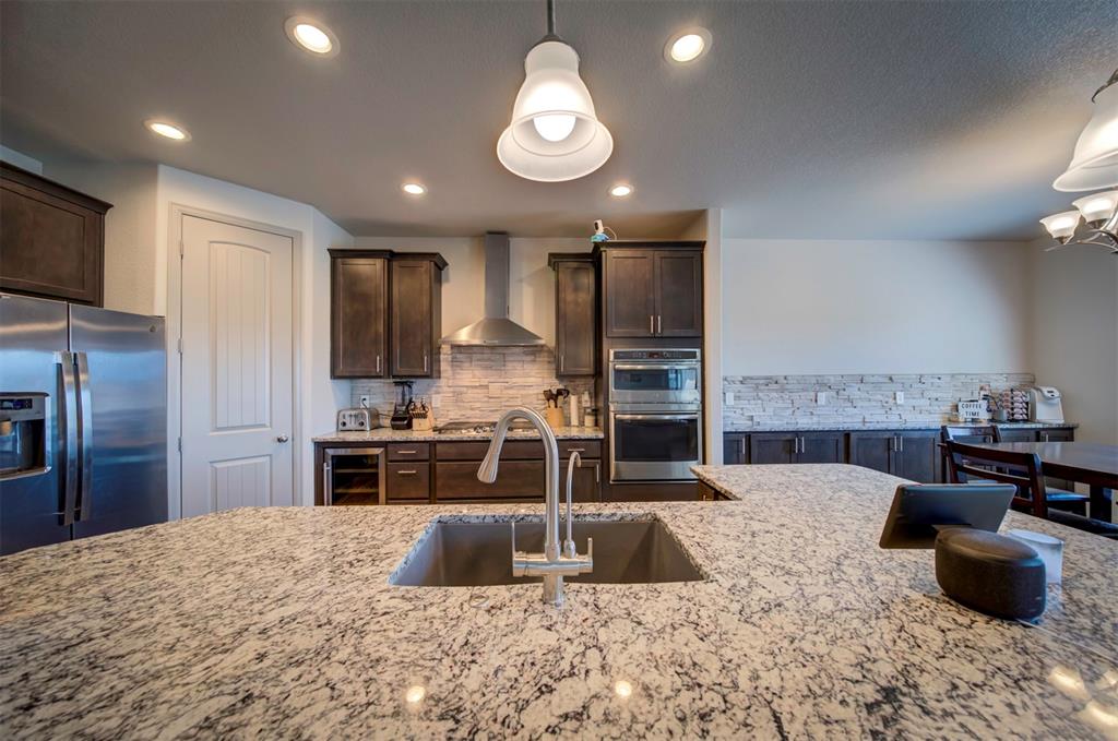 Image 20 of 48: Kitchen