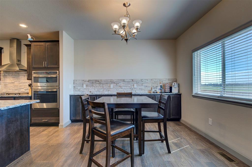 Image 21 of 48: Dining Area