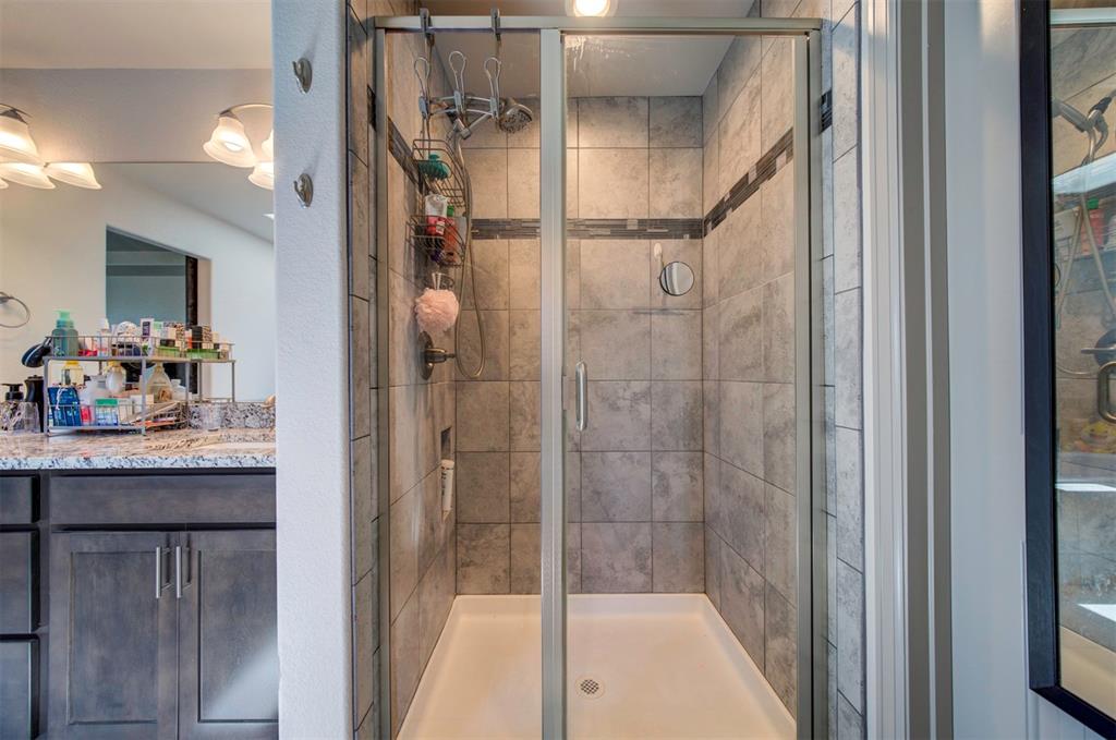 Image 31 of 48: Master Bathroom