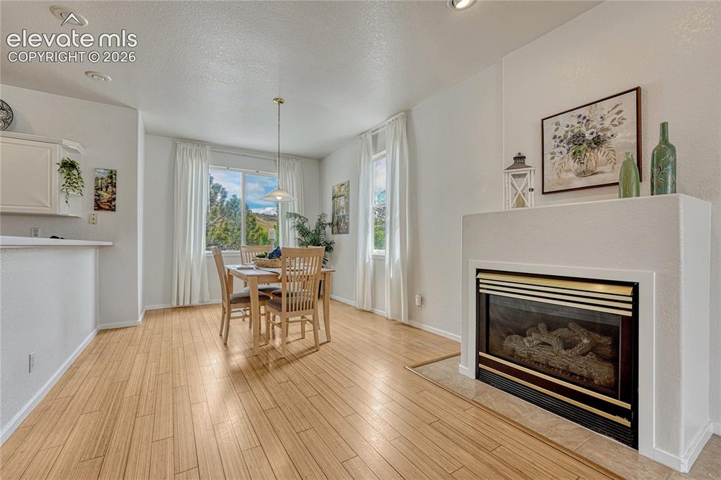 Image 8 of 45: Dining Area