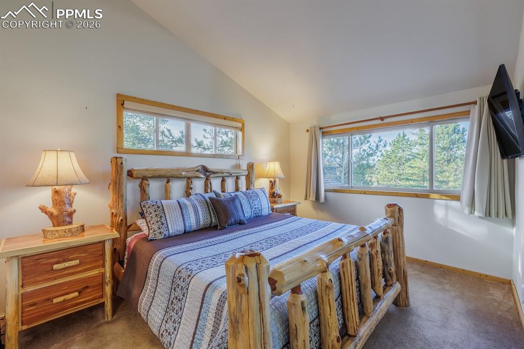 Image 15 of 29: Bedroom