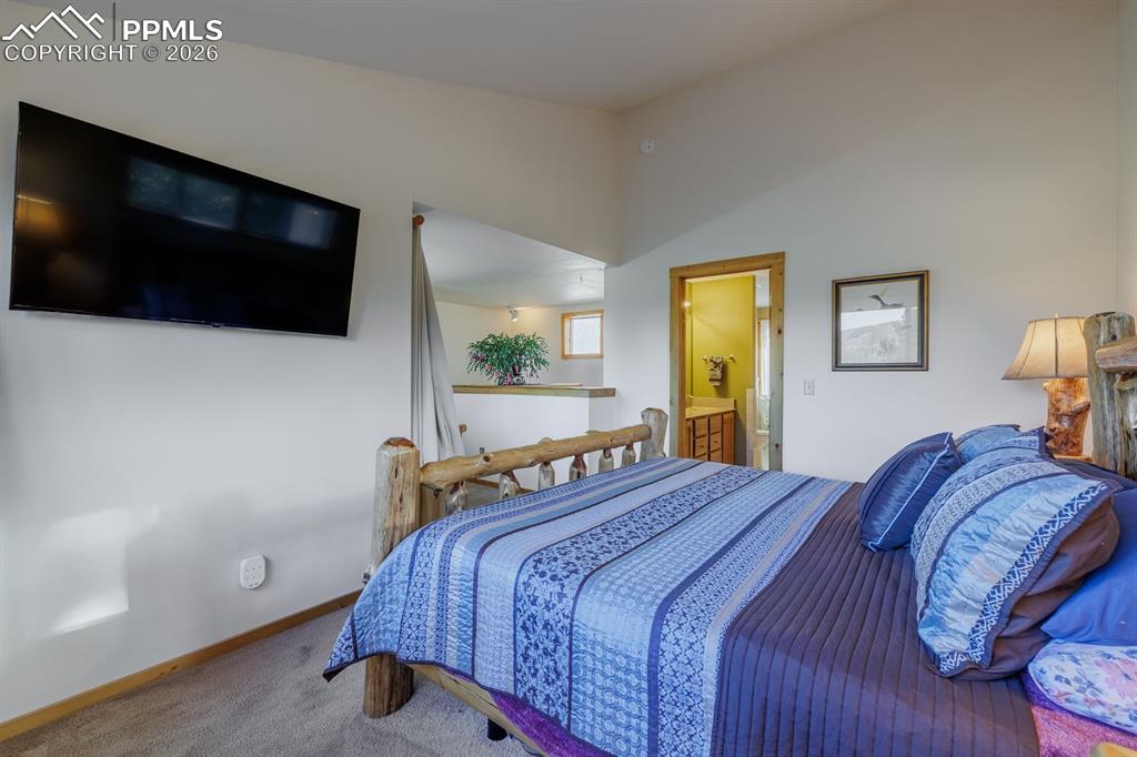 Image 17 of 29: Bedroom