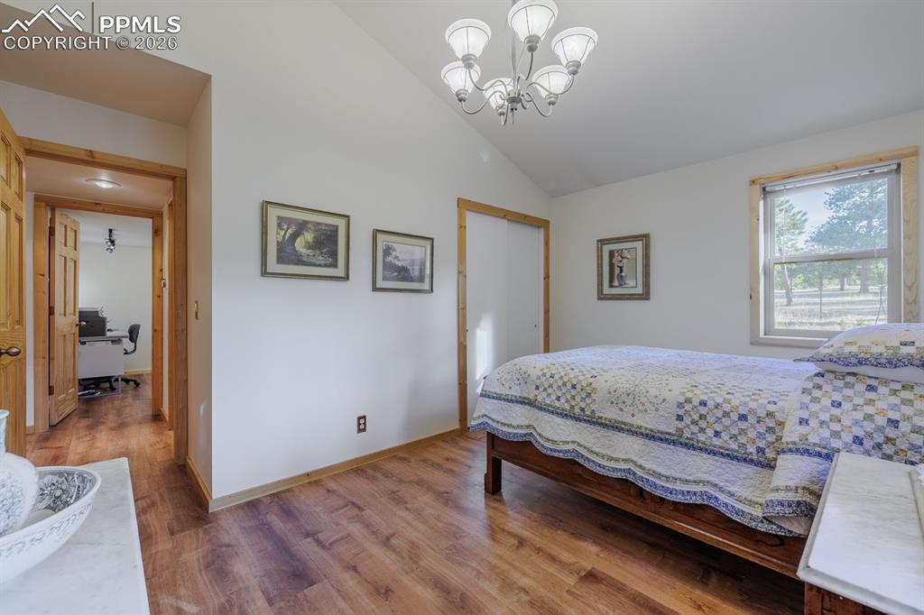 Image 21 of 29: Bedroom