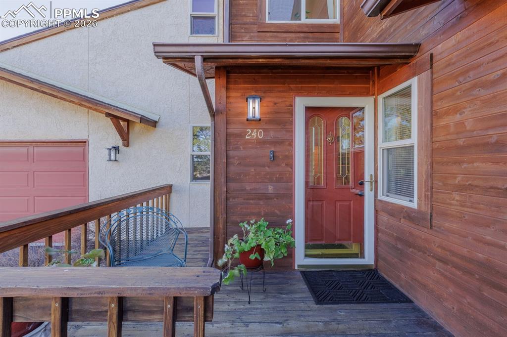 Image 3 of 29: Entry