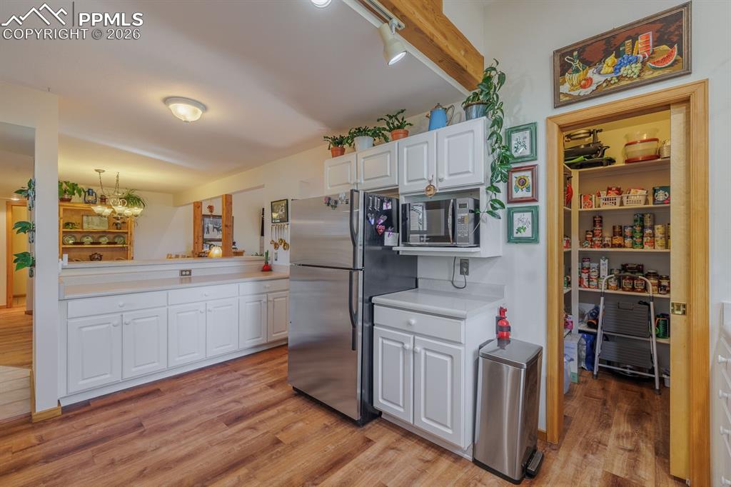 Image 7 of 29: Kitchen