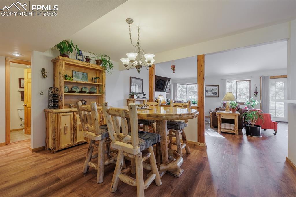 Image 8 of 29: Dining Area