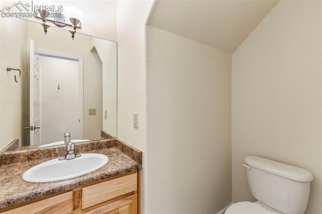 Image 24 of 26: Bathroom