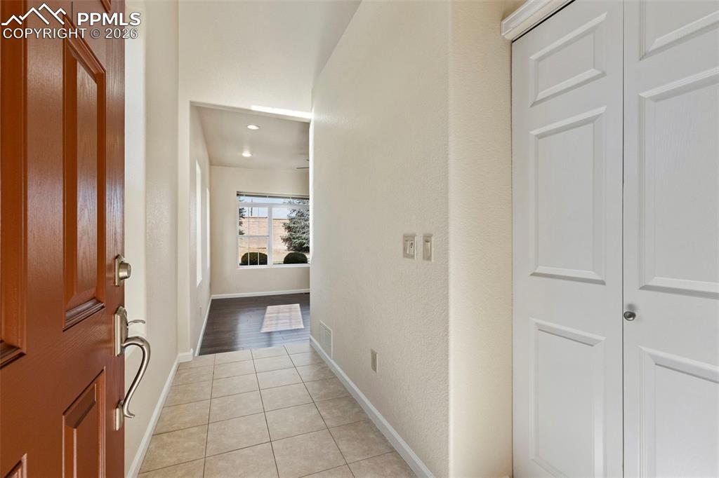 Image 25 of 26: Entrance Foyer