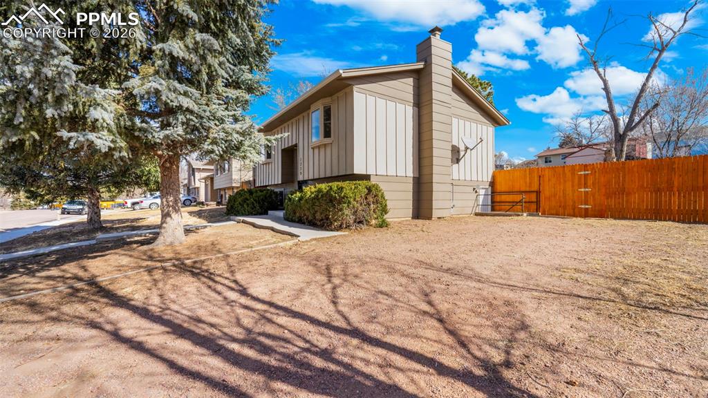 Image 34 of 36: Side of Structure