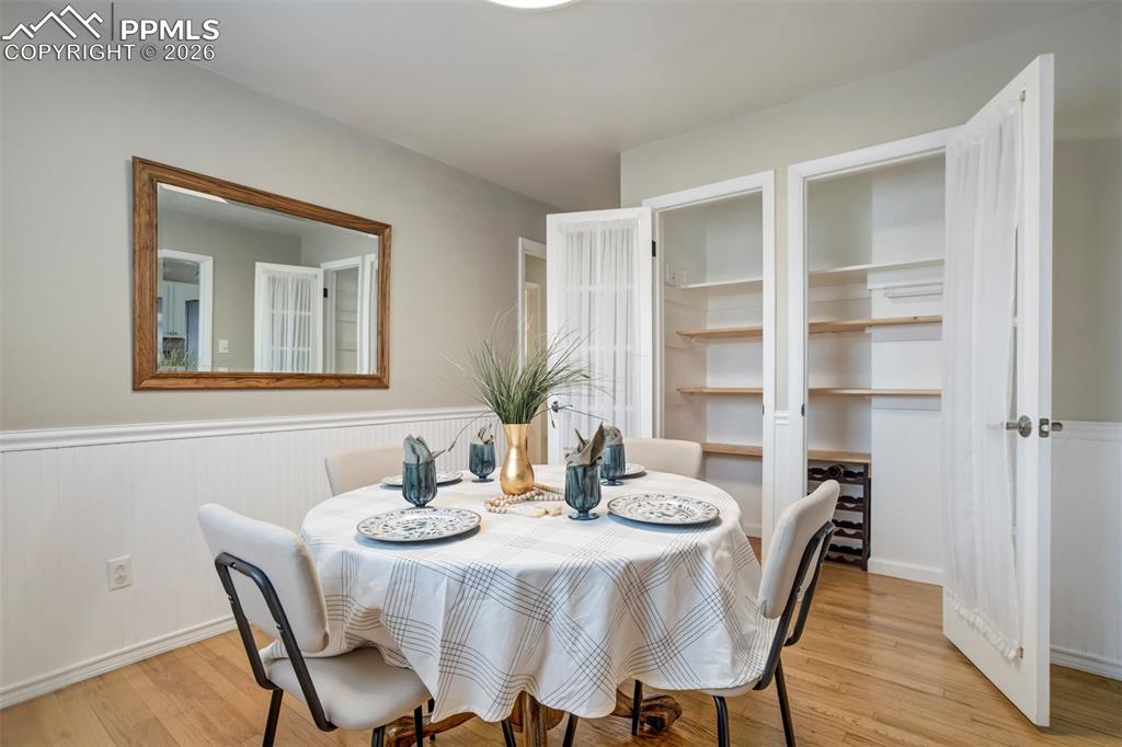 Image 12 of 49: Dining Room