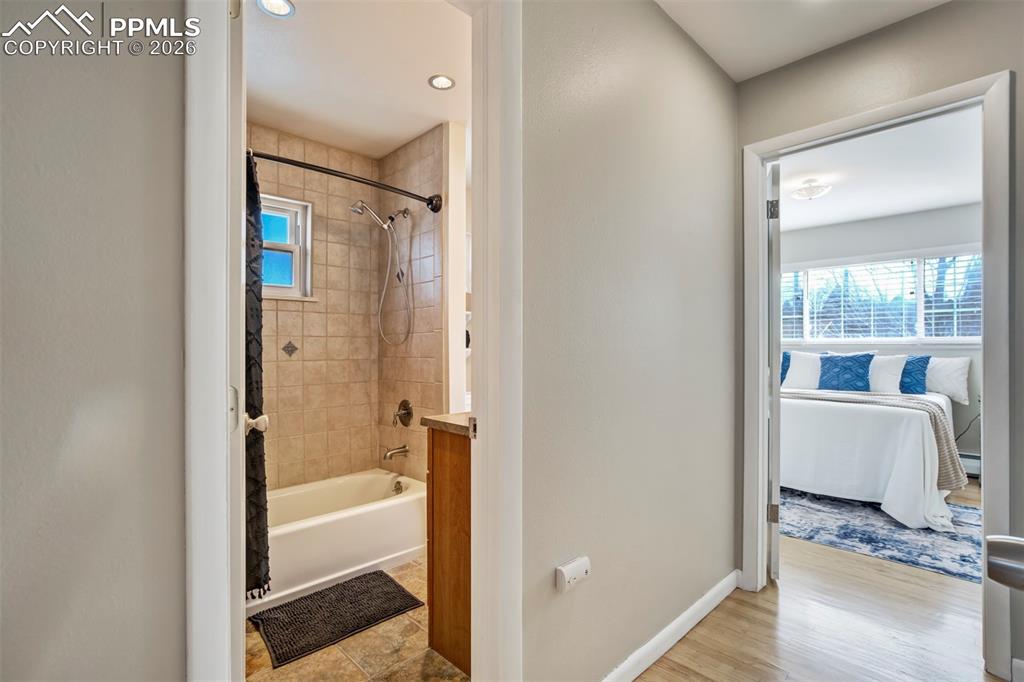 Image 14 of 49: Hallway