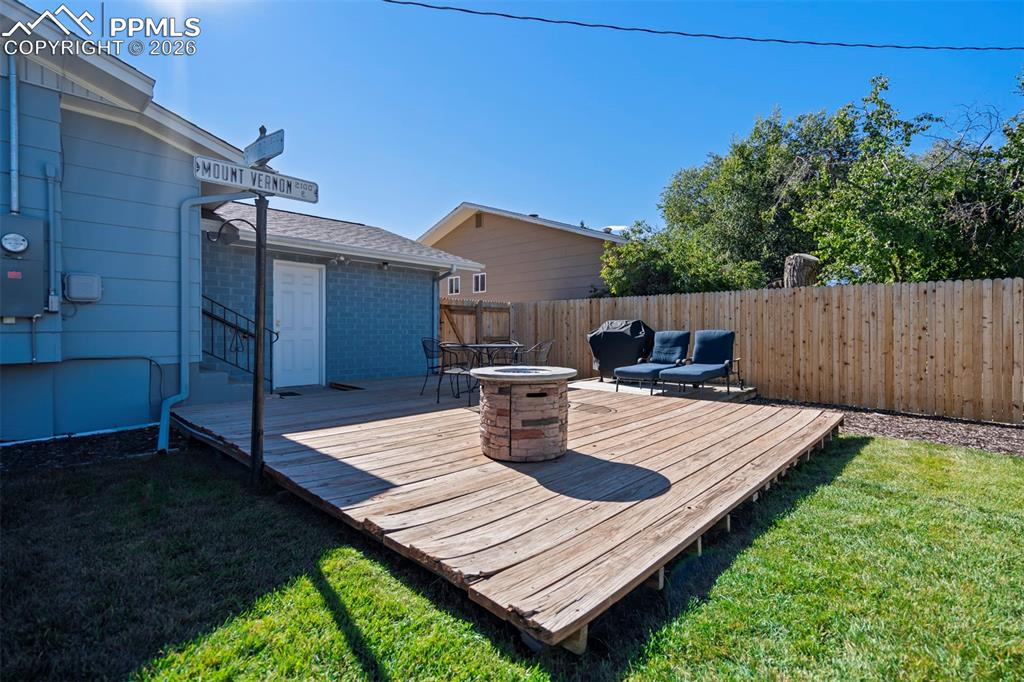 Image 41 of 49: fire Pit