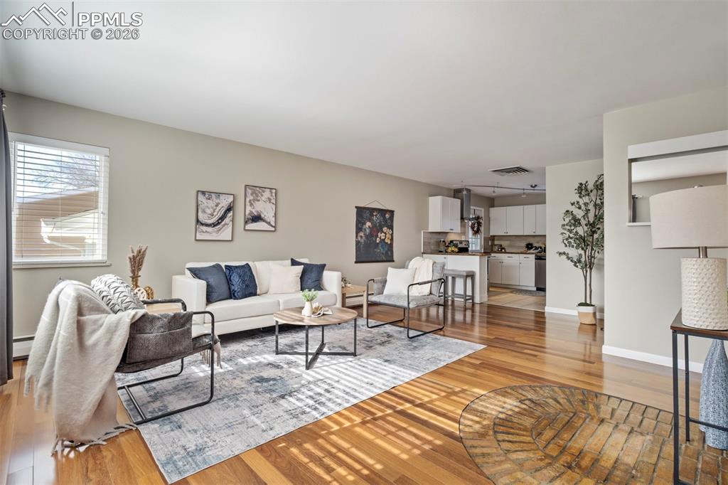 Image 5 of 49: Great Room