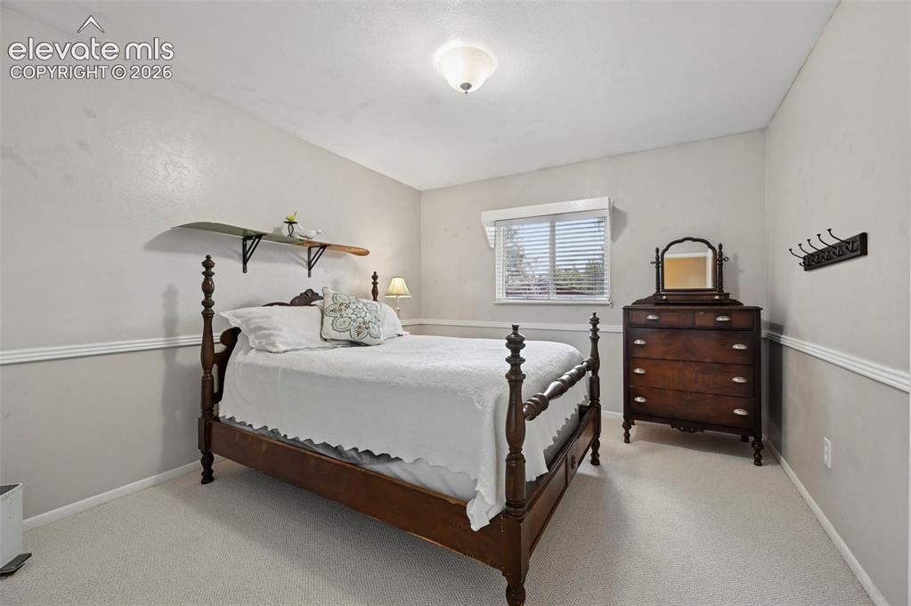 Image 18 of 33: Bedroom