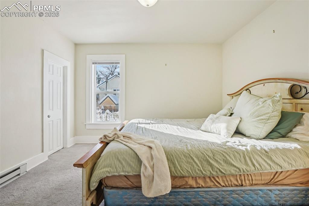 Image 19 of 42: Bedroom