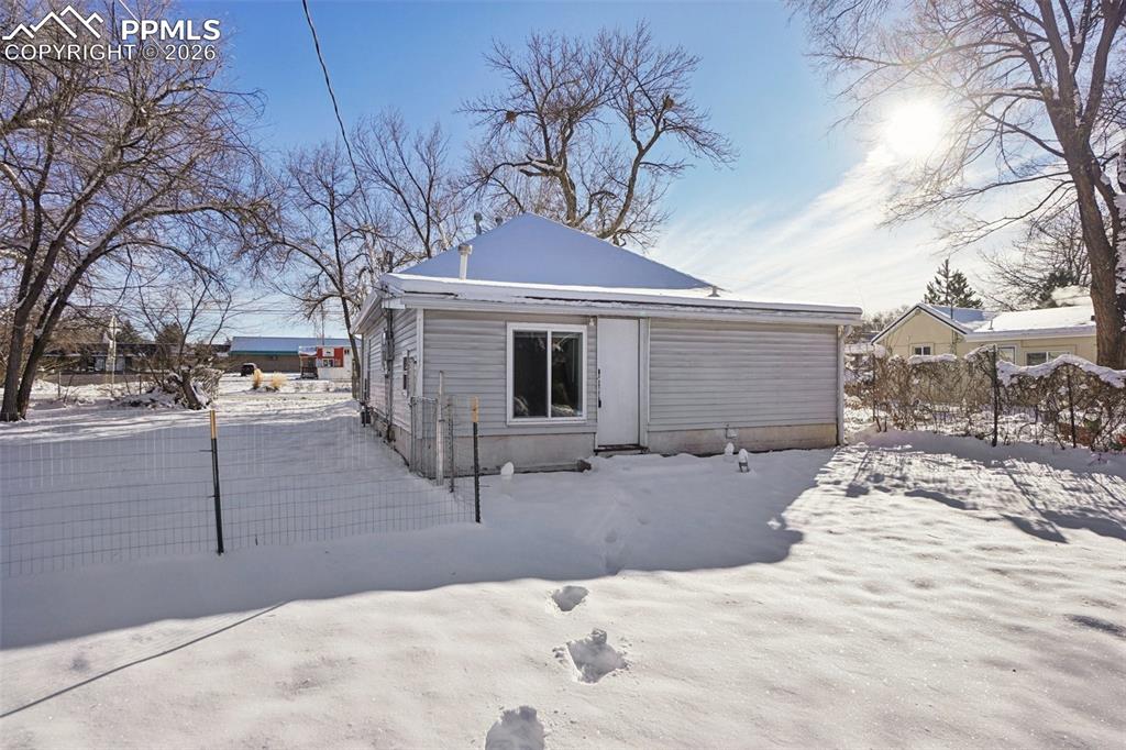 Image 7 of 42: Back of Structure