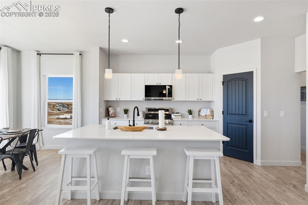 Image 10 of 45: Kitchen