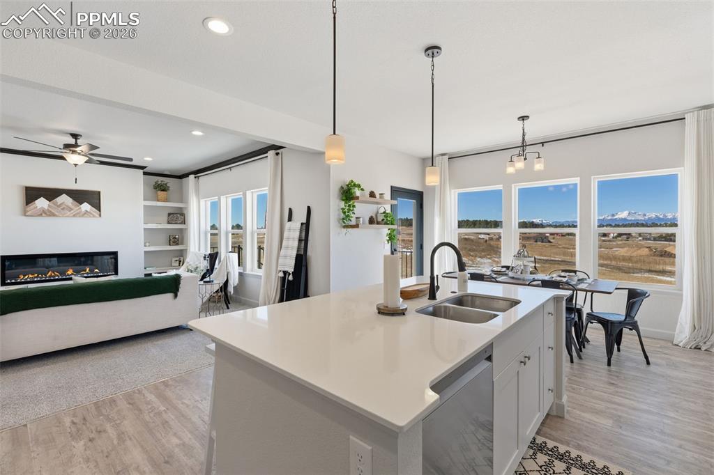 Image 12 of 45: Kitchen