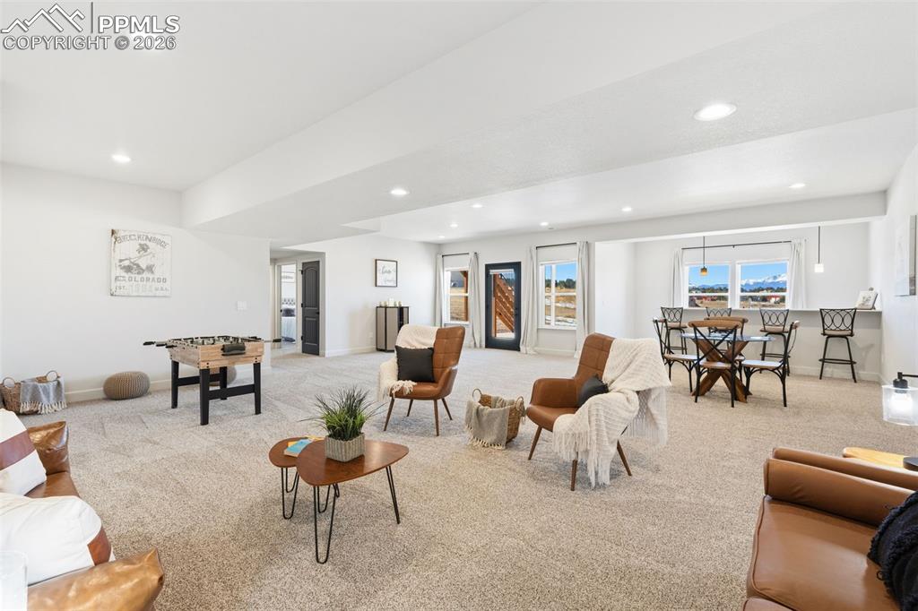 Image 23 of 45: Bedroom