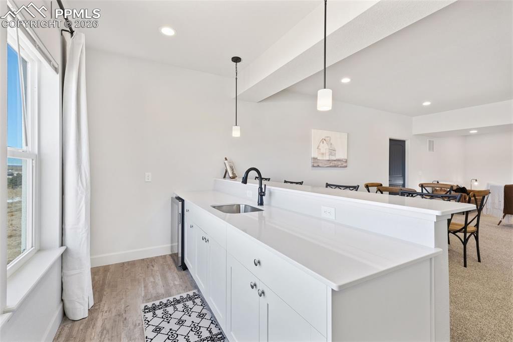 Image 27 of 45: Dining Area