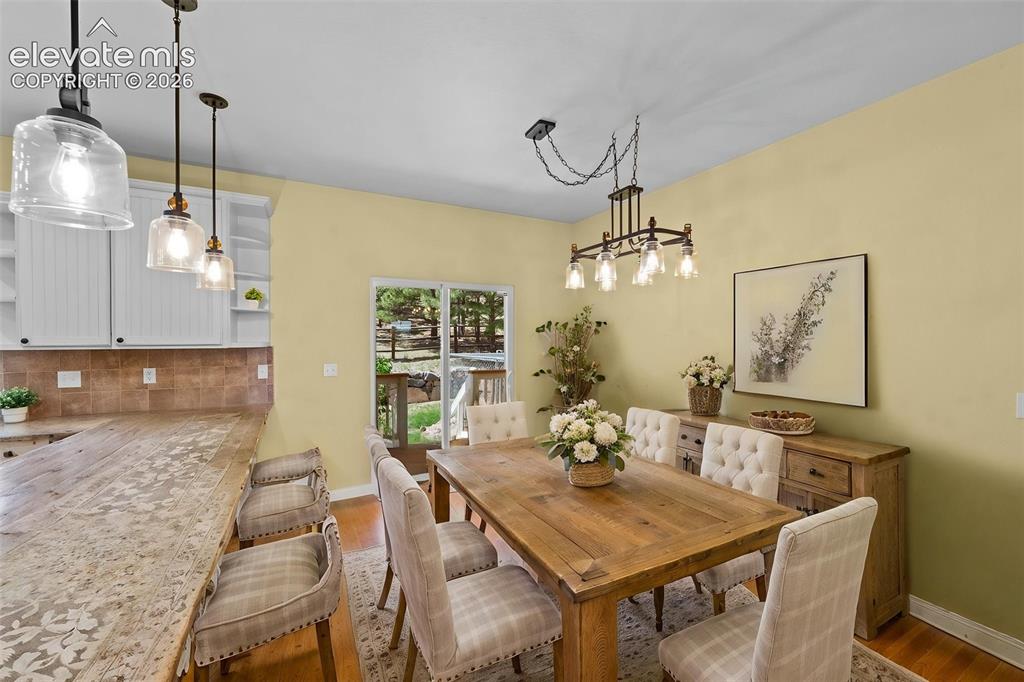 Image 15 of 50: Entertaining Dining Experience