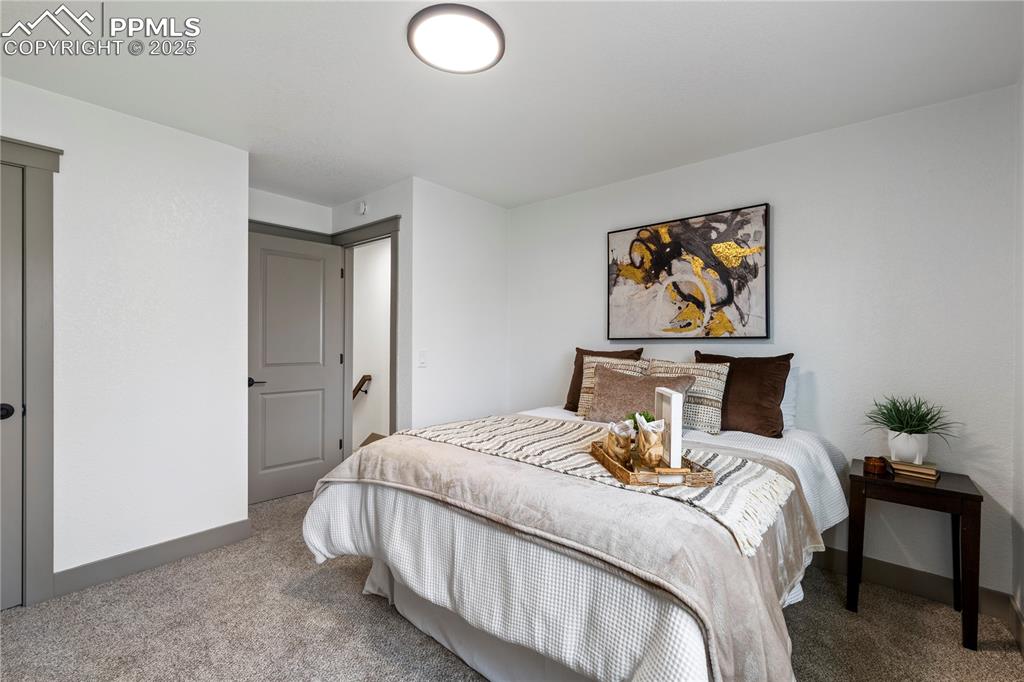 Image 18 of 26: Bedroom