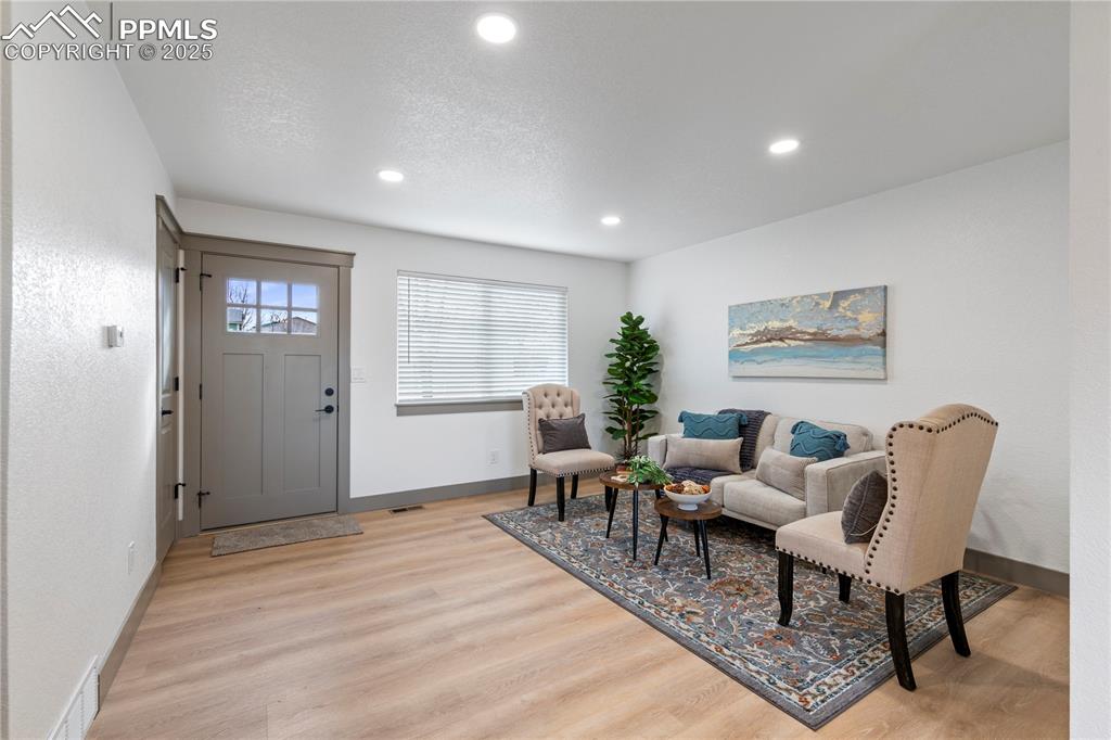 Image 5 of 26: Entry