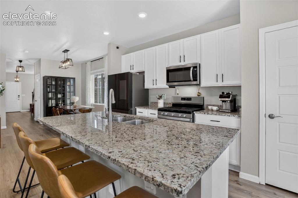 Image 11 of 44: Kitchen